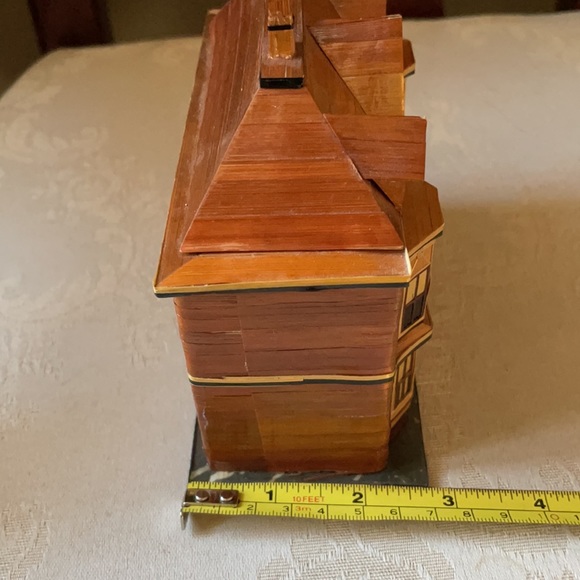 Vintage Victorian colonial bamboo, straw, wheat house opens into a trinket box - Picture 13 of 14
